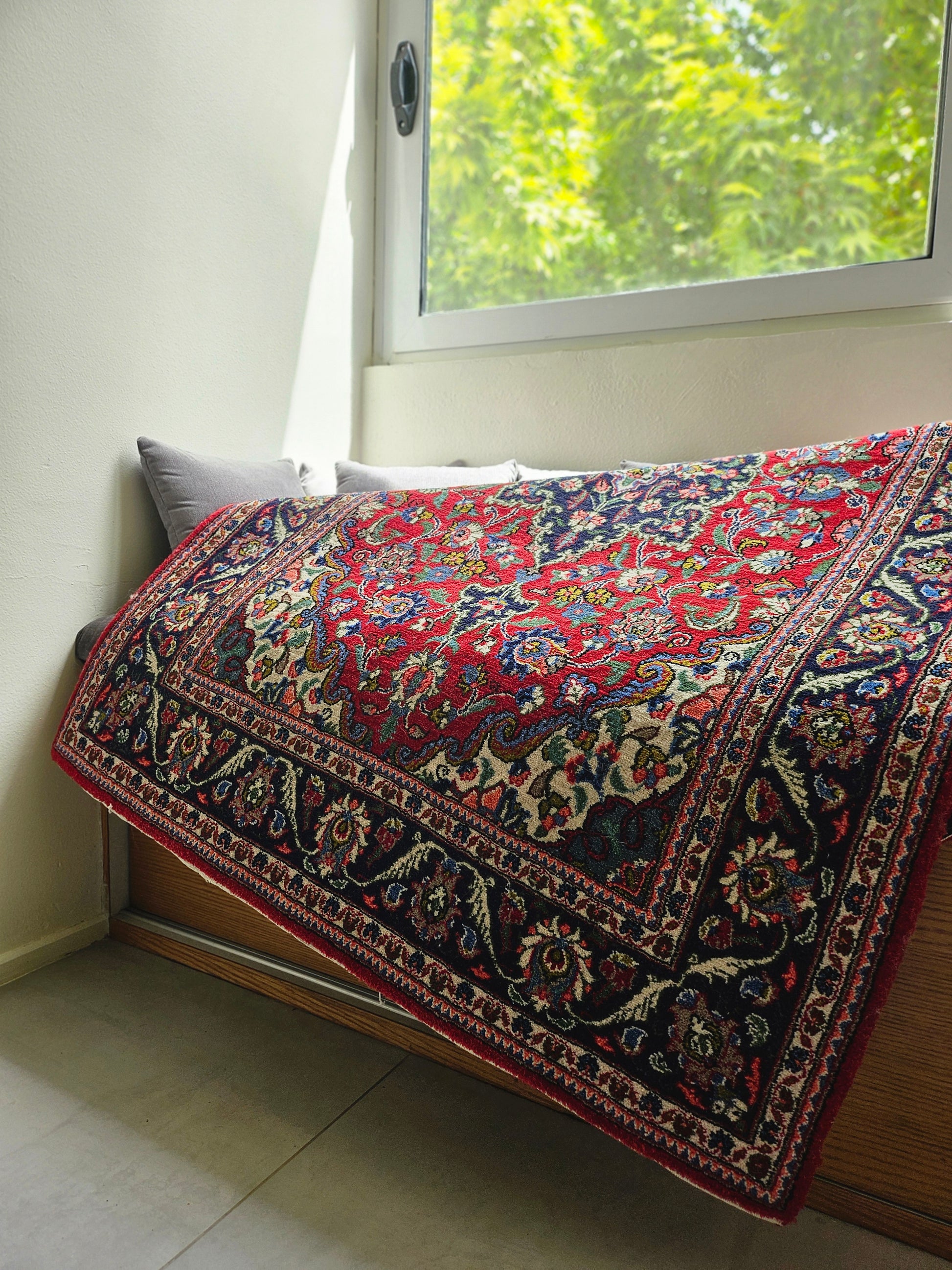 Handmade Kashan Floral Persian Rug