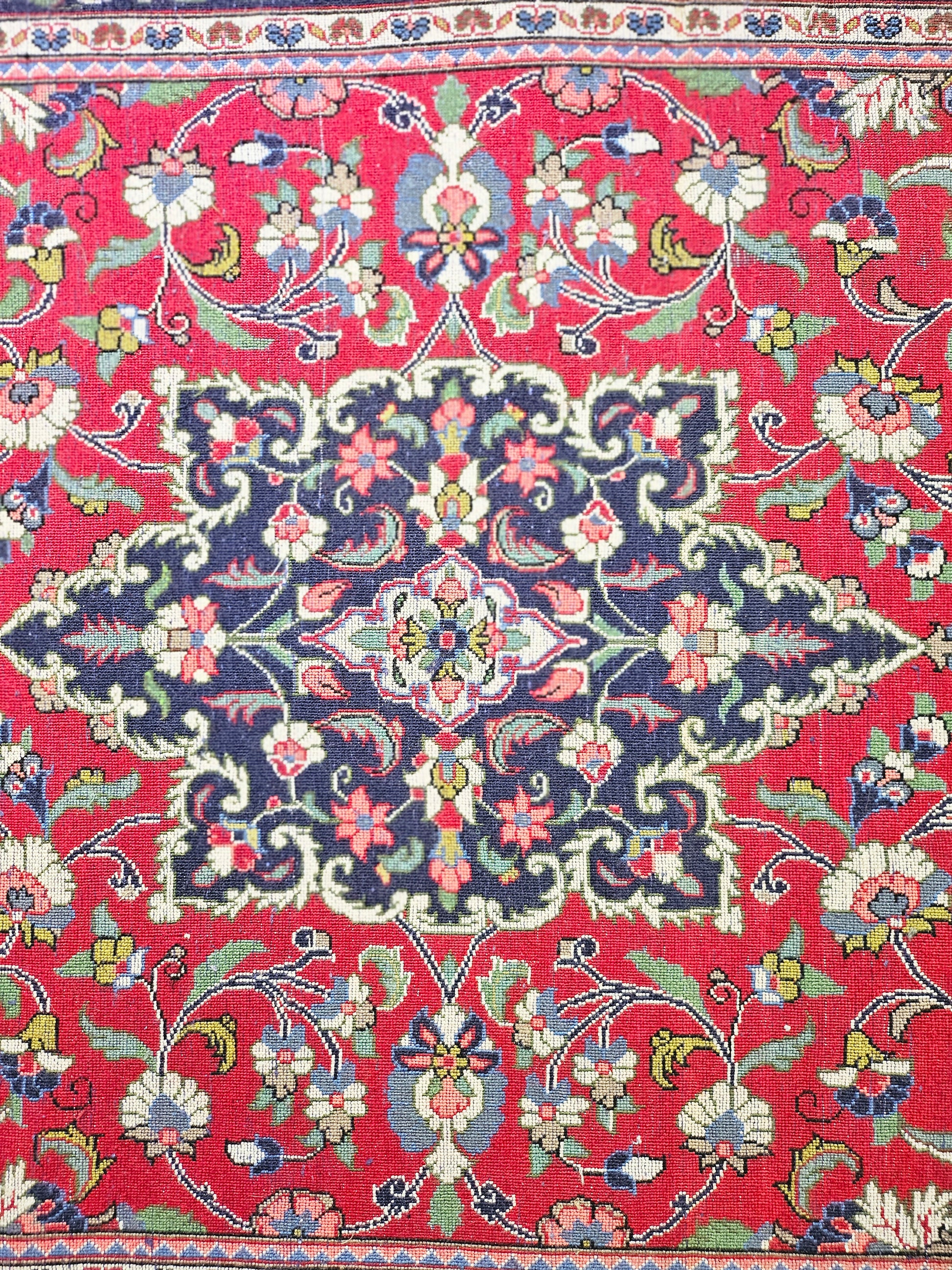 Handmade Kashan Floral Persian Rug